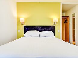 The Hotel Rafiya, Redditch