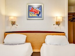 The Hotel Rafiya, Redditch