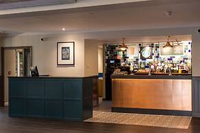 Almondsbury Inn & Lounge