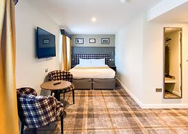 Almondsbury Inn & Lounge