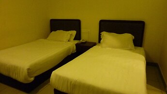 DM Hotel