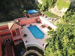Rival Hotel