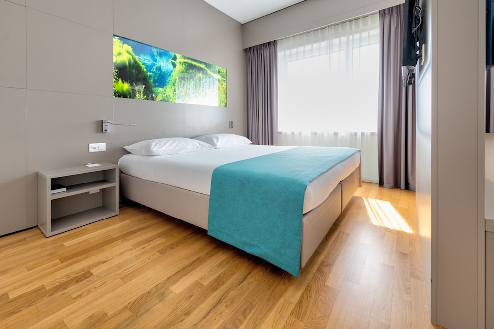 Aquatis Hotel