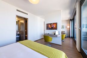 Lake Geneva Hotel