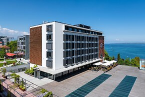 Lake Geneva Hotel