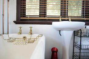 Bella Ev Guest House