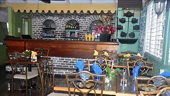 Cobblestone Inn
