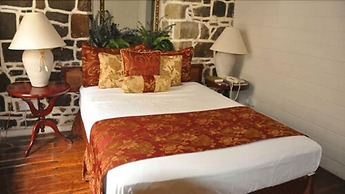 Cobblestone Inn