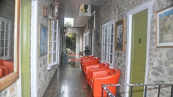 Cobblestone Inn