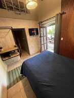 Island Life Hostel