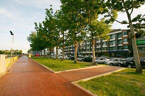 Apo Hotel