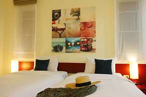 Apo Hotel