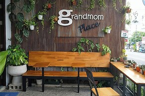 Grandmom Place