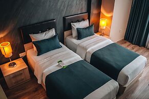 La Flora House Otel