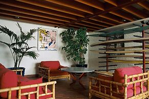 Carlina Lodge