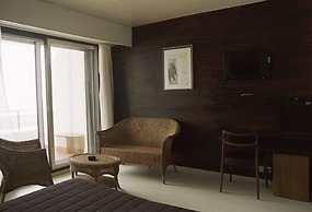 Carlina Lodge