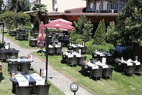 SekaPark Hotel