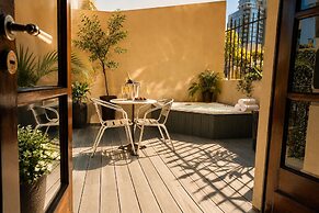 Miravida Soho Hotel & Wine Bar