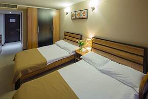 New Nairi Hotel