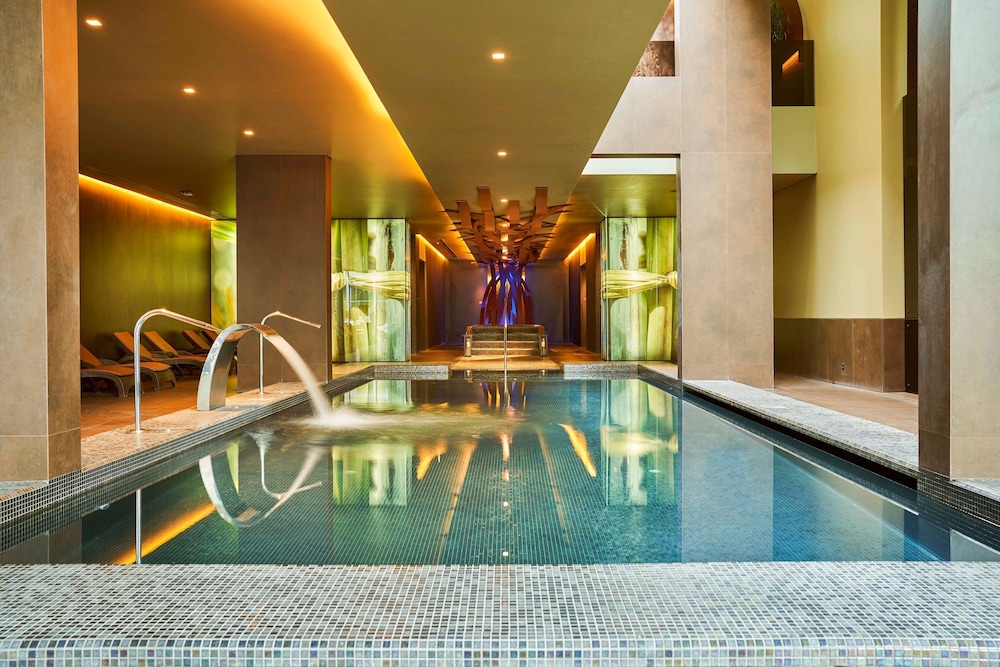 Saccharum Resort