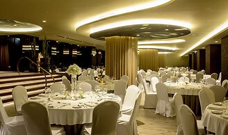 Saccharum Resort