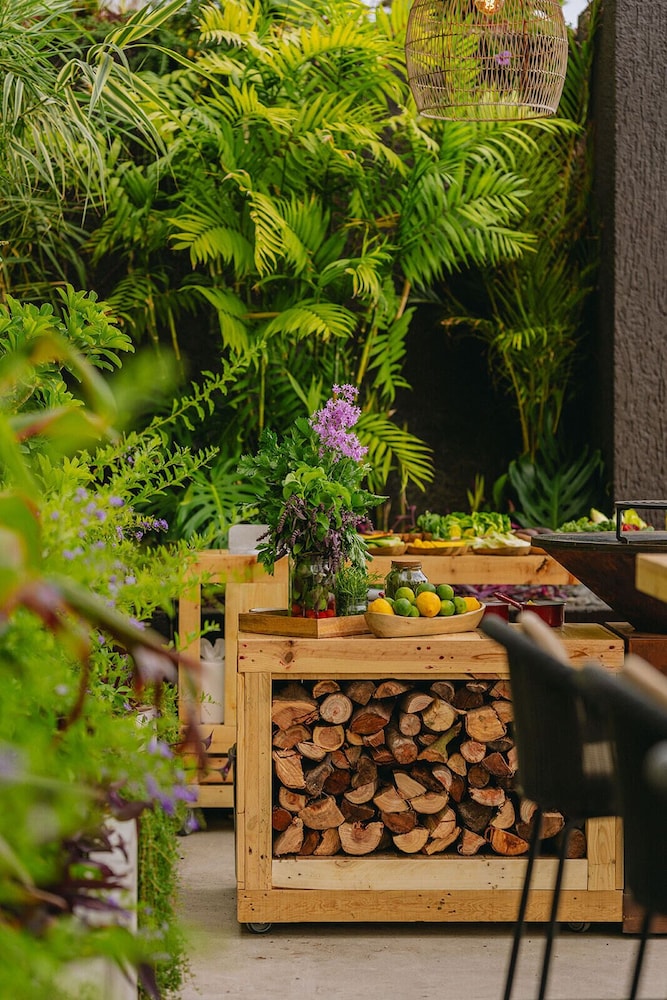 Saccharum Resort