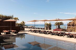 Saccharum Resort