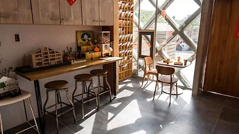 Orange Moon Inn