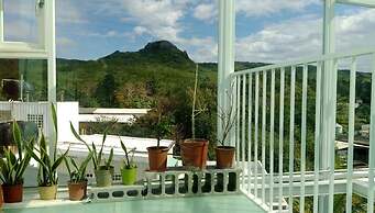 Orange Moon Inn