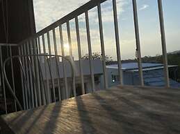 Orange Moon Inn