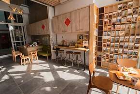 Orange Moon Inn