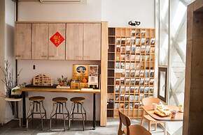 Orange Moon Inn