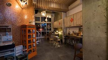 Orange Moon Inn