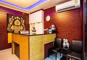 OYO 996 Phunara Residence