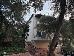 Amfitriti Hotel