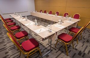 Tav Airport Hotel Izmir