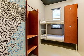 ClinkNOORD - Hostel