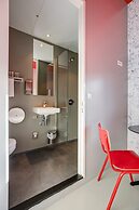 ClinkNOORD - Hostel