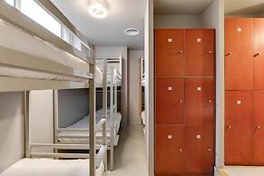 ClinkNOORD - Hostel