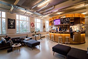 ClinkNOORD - Hostel