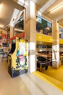 ClinkNOORD - Hostel