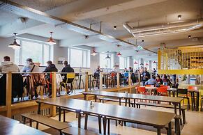ClinkNOORD - Hostel