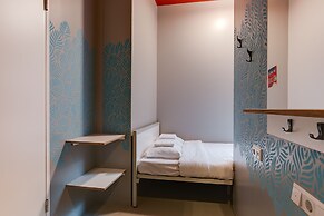 ClinkNOORD - Hostel
