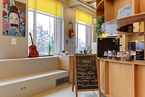 ClinkNOORD - Hostel