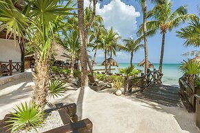 Beachfront Hotel La Palapa - Adults Only