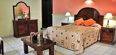 Hotel Plaza Jardín