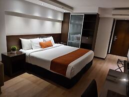 Crystal Tower Hotel
