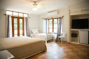 Contadora Island Inn B&B
