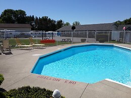 Fox Motor Inn