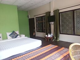 Sirikamsan House